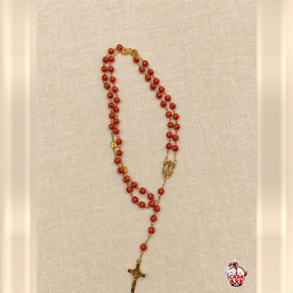 Terço Vermelho com Crucifixo Dourado - Modelo 002 | Casa do Axe Udi