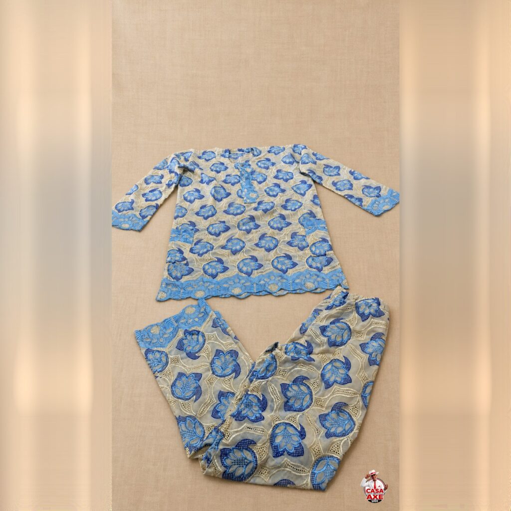 Conjunto Estampado Azul e Creme 2 peças | Casa do Axe Udi