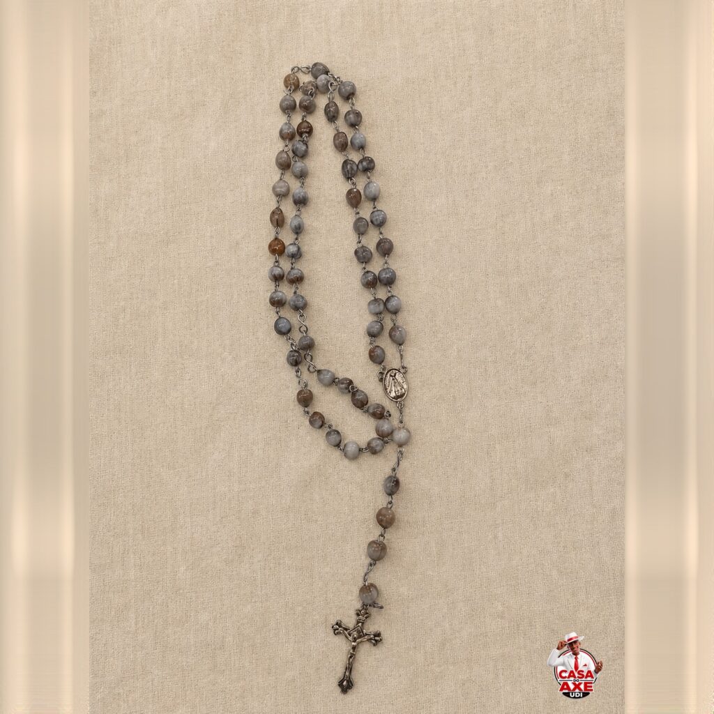 Terço Cinza Mesclado com Crucifixo | Casa do Axe Udi