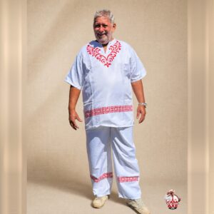 Conjunto Masculino Branco com Bordado Vermelho | Casa do Axe Udi